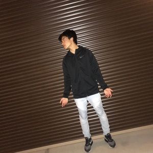 Meet your Posher, Max